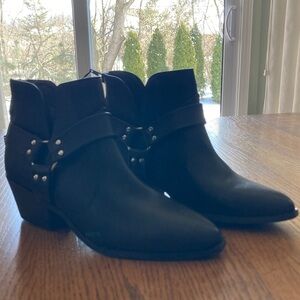 NEW Time and Tru Black Ankle Boots with Studded Strap Size 9